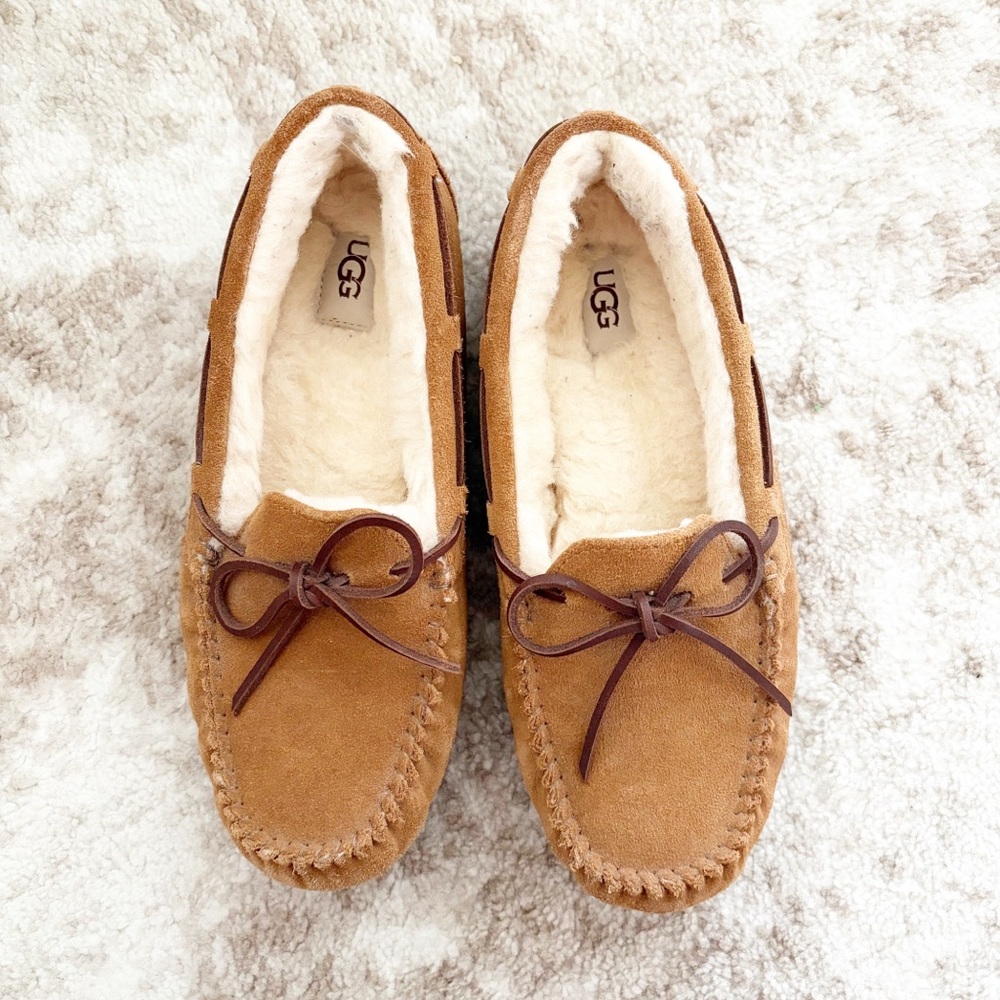 UGG Dakota Slippers women's moccasin slippers size 7 chestnut